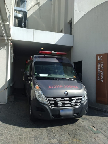 Imagem 2 de 6 de Ambulância Uti