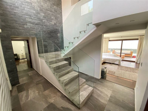 Imagen 3 de 22 de Casa En Venta De 5 Dorm. Sector Alto Las Condes
