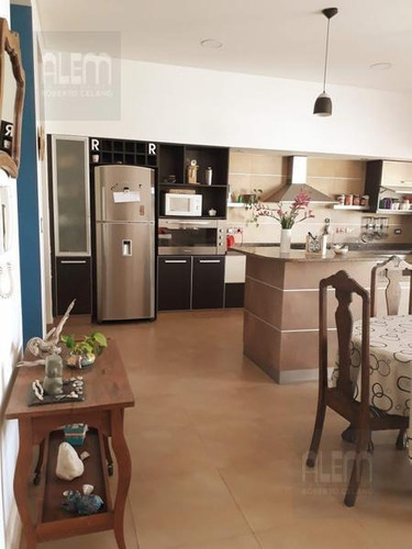 Imagen 6 de 15 de Casa - Hermos Chalet Inglés En Temperley Este