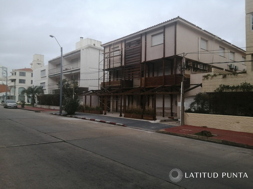 Apartamento En Península- Ref: 124