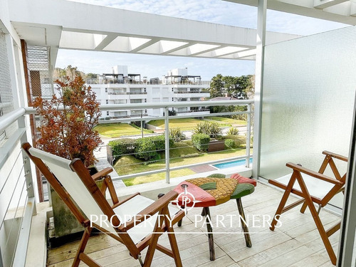 Imagen 1 de 17 de Oportunidad Inversión. Con Gran Terraza En La Brava