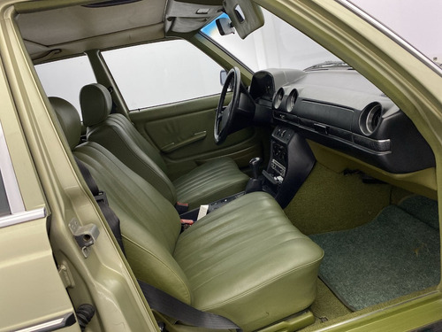 Mercedes Benz 230 E