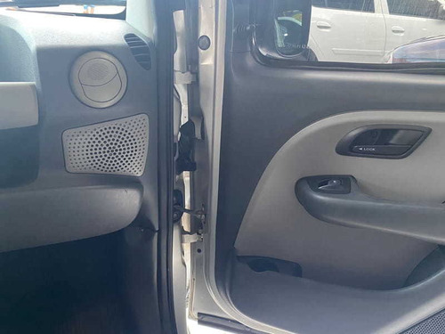 Imagem 11 de 15 de Fiat Doblo Essence 1.8 2012 7 Lugares