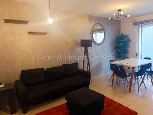 Casa Amueblada Con Cuarto De Tv, 2 Recámaras, Estudio. Renta - Zákia