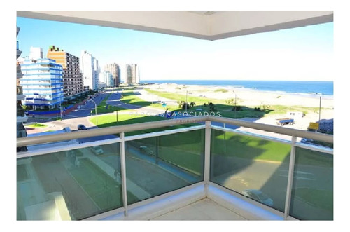 Apartamento De 3 Dormitorios En Torre Imperiale, Punta Del Este.