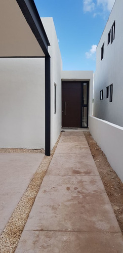 Imagen 2 de 15 de Casa De 1 Planta En Preventa En Privada Manere En Conkal