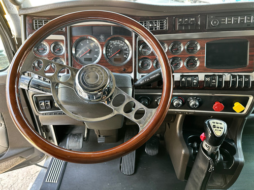 2016 Kenworth W900 Studio Sleeper Motor Cummins Isx15