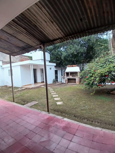 Gran Casa Uso Comercial!!! Bv Los Granaderos 3170- B Alto Verde