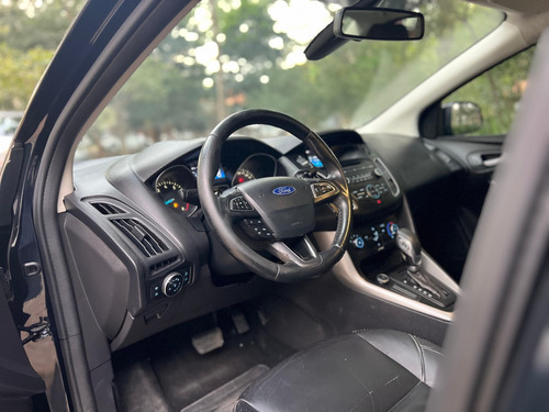 Ford Focus 2.0 SE PLUS 16V FLEX 4P POWERSHIFT