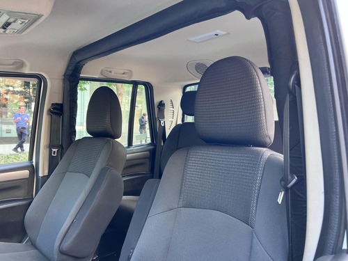 Mahindra Pik-Up DCAB CRDE MT 4X4 2.2