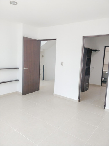Imagen 14 de 19 de Casa En Venta En Fraccionamiento El Condado, Corregidora Querétaro