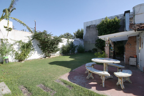 Casa Venta Parque Pileta Y Galpón Lomas De Zamora