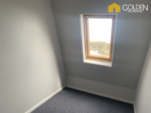 Casa En Venta De 7 Dorm. En Concón
