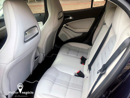 Imagem 15 de 16 de Mercedes-benz Gla-200 Advance 1.6 Tb Flex Aut. 2018 Azul