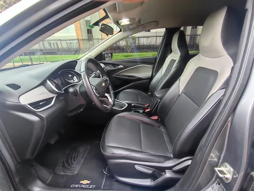 Chevrolet Onix 1.0T Premier Sedan At