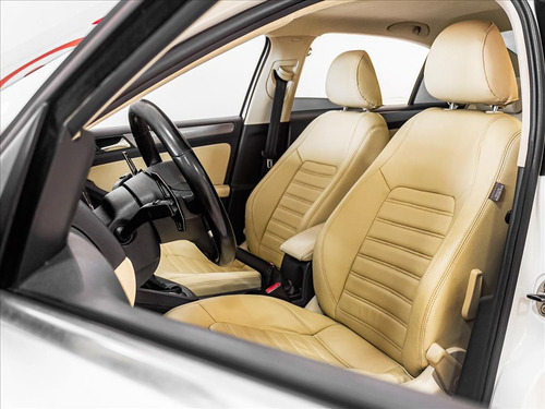 Volkswagen Jetta 2.0 TSI HIGHLINE 200CV GASOLINA 4P TIPTRONIC