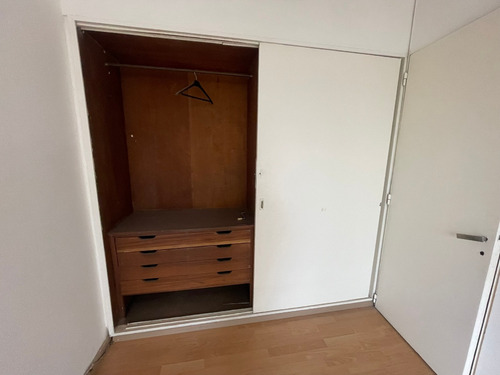 Departamento En Alquiler En Balvanera Al Frente Con Balcón
