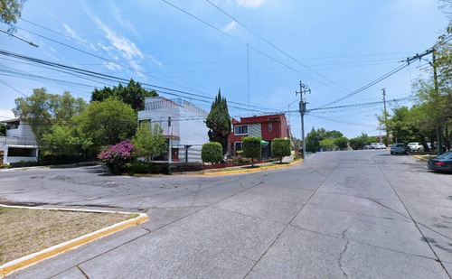 Casa De Adjudicación Bancaria En Venta Ubicada En Circuito Músicos, Ciudad Satélite, Naucalpan De Juárez, Estado De México. Cmr.
