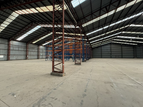 Centro De Distribucion En Lo Boza - Gran Bodega Con Oficinas