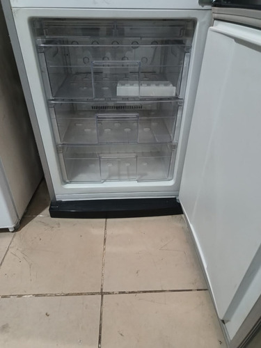 Heladera Siam Hsi-cc370x 2 Puertas Inox A+ 370l Gris Oscuro (Usado)