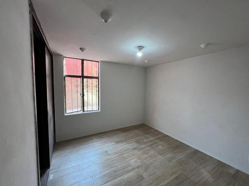 Casa Con Uso De Suelo Comercial De 290m2 En División Del Norte