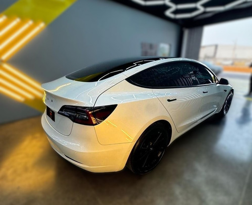 Tesla Model 3 LONG RANGE PERFORMANCE