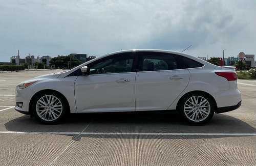 Ford Focus 2.0 Titanium At