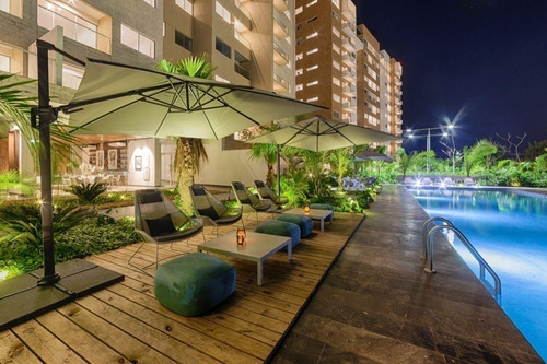 Departamentos(1r) En Venta En Torre Oceana En Vía Montejo