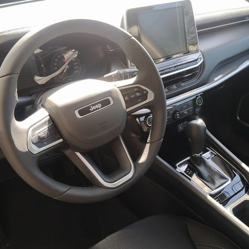 Imagen 8 de 15 de Jeep Compass Sport 1:3 4x2