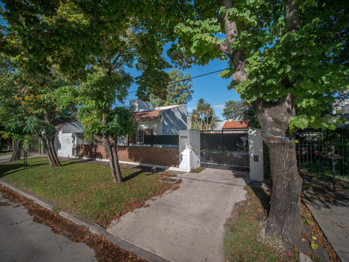 Casa Tipo Ph Gonnet 505 E 19 Y Cno Gral Belgrano Apto Banco