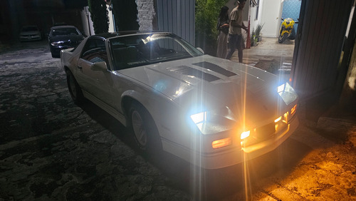 Camaro Iroc Z Modelo 1988, V8.