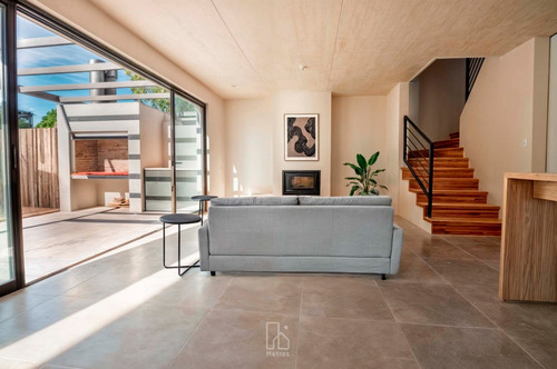 Venta Casa Barra Carrasco 3 Dormitorios - A Estrenar- Jardín Parrillero - 2 Garajes