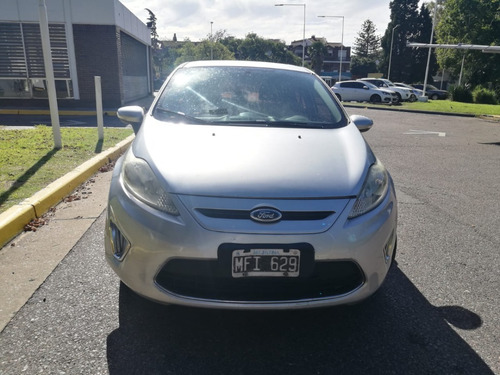 Ford Fiesta Kinetic Design Titanium 2013 Gris Manual