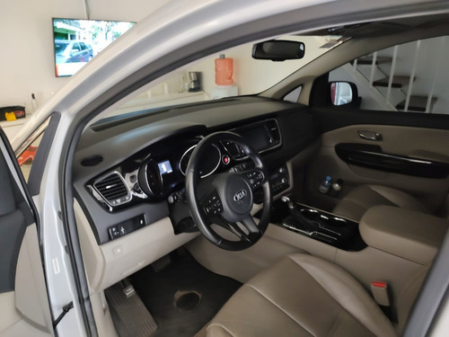 Imagen 3 de 10 de Kia Carnival 2019