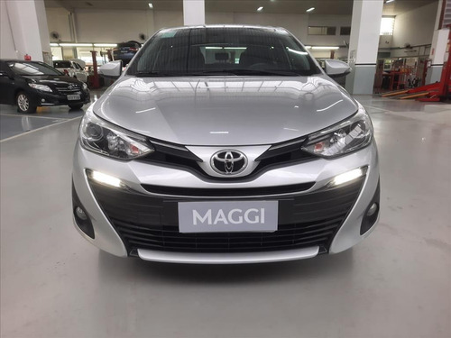 Imagem 2 de 13 de Yaris 1.5 16v Flex Sedan Xls Connect Multidrive