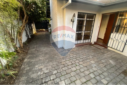 Casa En Excelente Sector, Muy Segura Y Acogedora.