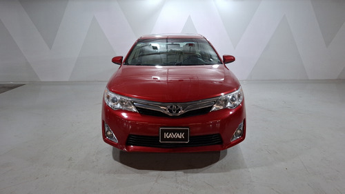 Toyota Camry 2.5 XLE L4 6AT