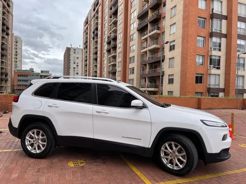 Jeep Cherokee 3.2 Longitude Plus
