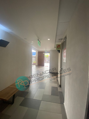 Departamento En Cuarto Piso, Una Habitación, Comuna De La Ci