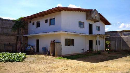 Casa En Venta En Cumaná Cantarrana 