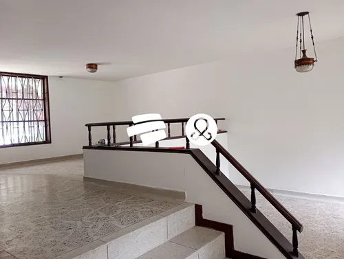 Casa En Venta En Conquistadores- Laureles