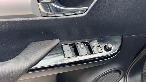 2022 Toyota Hilux Doble Cabina 2.4 Sr Mt 4x2 Unico Dueño