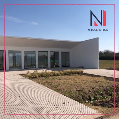 Imagen 1 de 12 de Casa En Venta En Solares De Alvarez