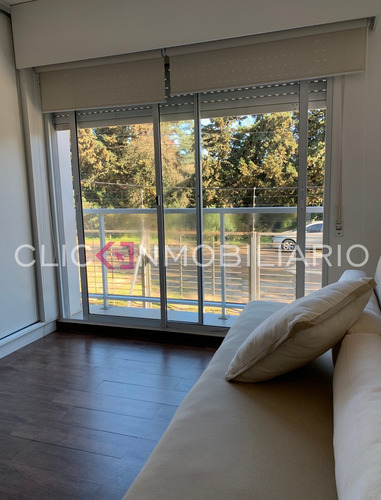 Venta Apartamento 2 Dormitorios Y Parrillero Parque Miramar