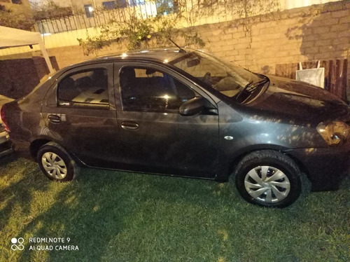 Imagen 1 de 5 de Alquiler De Auto Toyota Etios