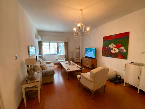 Imagen 3 de 13 de En Venta -apartamento De 3 Dormitorios En El Centro