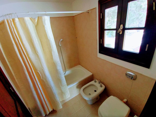Imagen 13 de 14 de Excelente Casa 4 Ambientes Con Piscina En Barrio Residencial