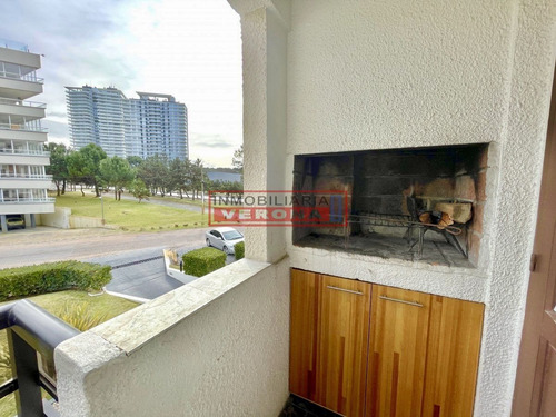 Imagen 15 de 25 de Apartamento En Venta A Una Cuadra Del Mar, Reciclado Y Con Parrillero Propio
