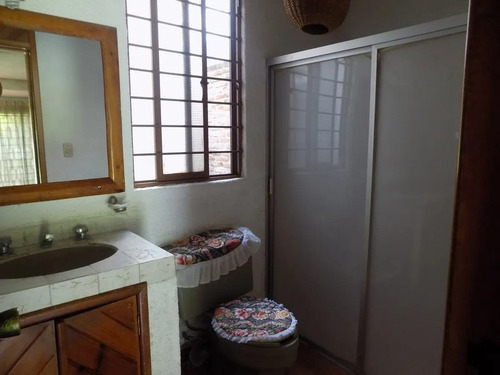 Casa Sola En Lomas De Atzingo, Cuernavaca, Morelos - Seq-173-cs