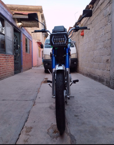 Moto Susuki Ax 100 Color Azul Con Faros Modificamos